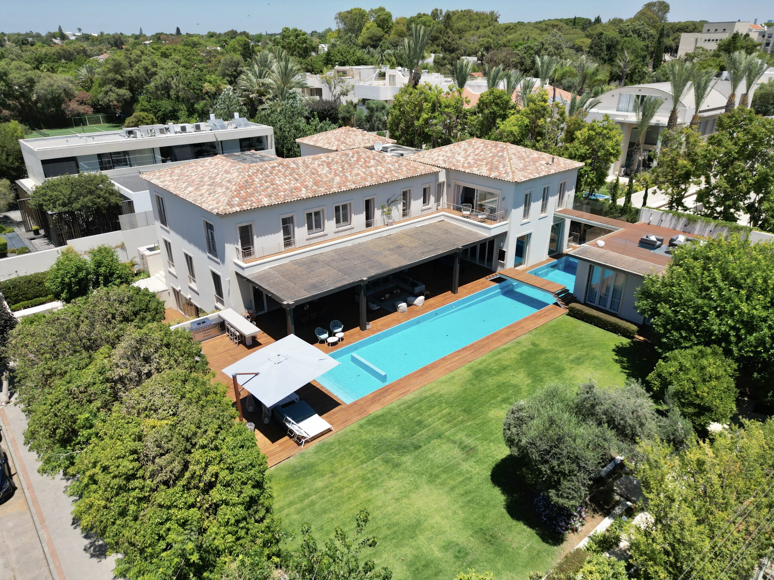 Herzliya Pituach Grand Estate