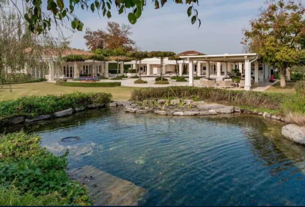 Luxury Villa Batzra